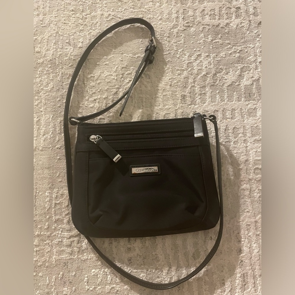 Calvin Klein Elegant Black Crossbody Messenger Bag